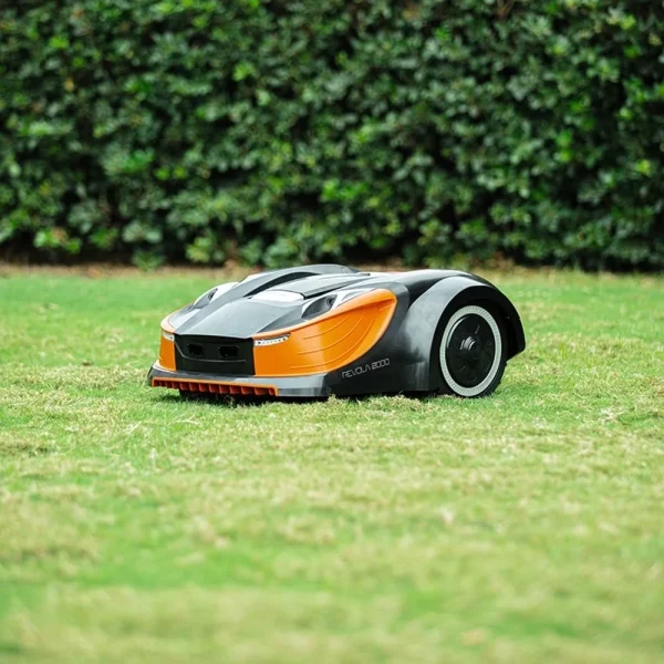 Yard Force 28 Volt Robotic Lawn Mower - Image 2